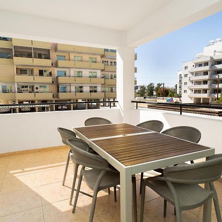 Olivia Mackenzie 2 Bedroom Flat With Pool 拉纳卡 外观 照片