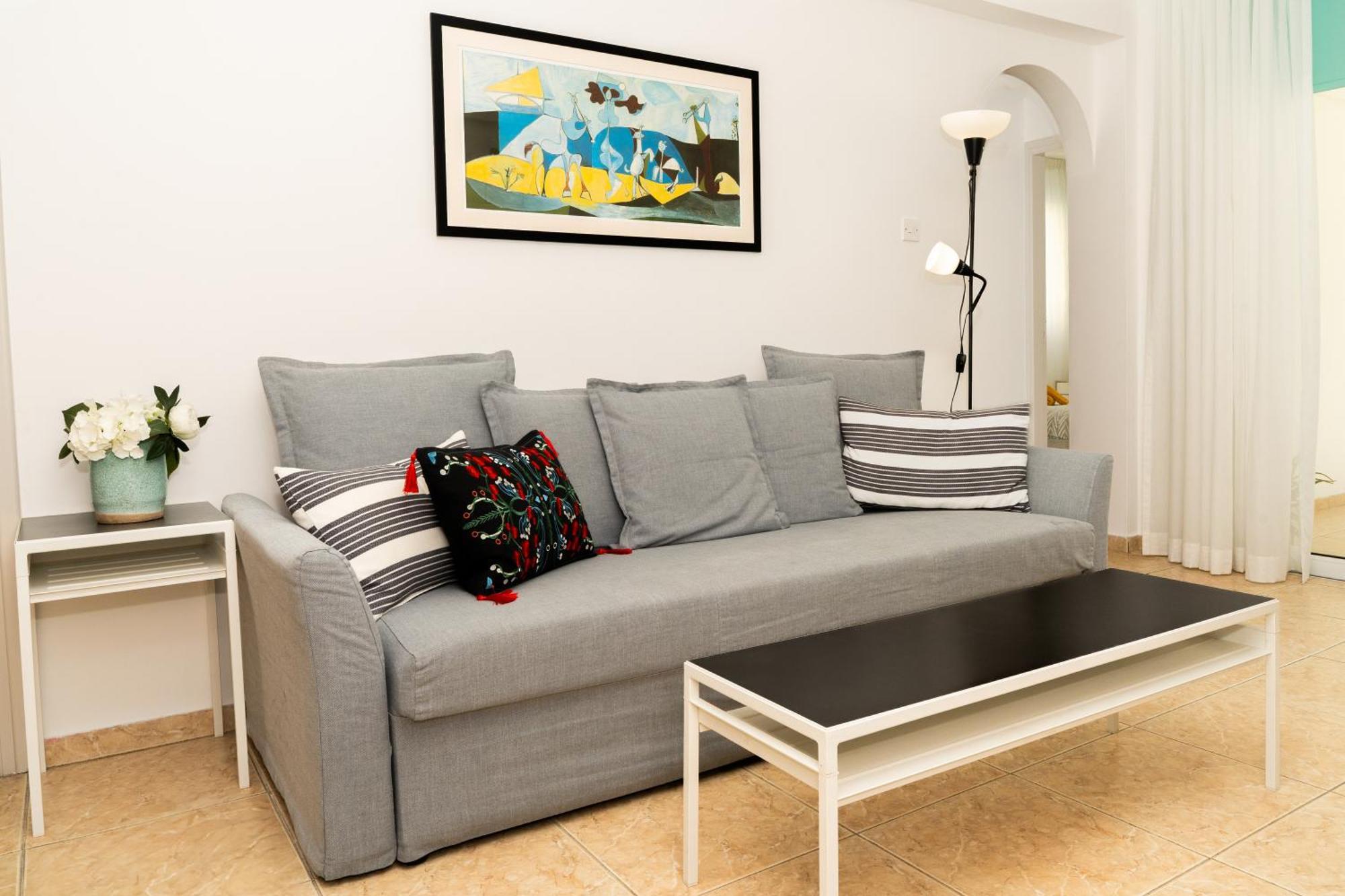 Olivia Mackenzie 2 Bedroom Flat With Pool 拉纳卡 外观 照片