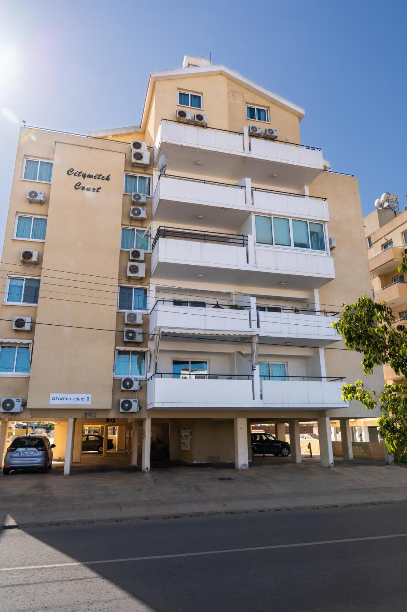 Olivia Mackenzie 2 Bedroom Flat With Pool 拉纳卡 外观 照片